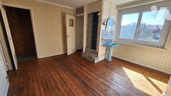 ROSENDAEL CENTRE

Immeuble de rapport comprenant 3 appartements de type F2 :

Au RDC :  Ent...