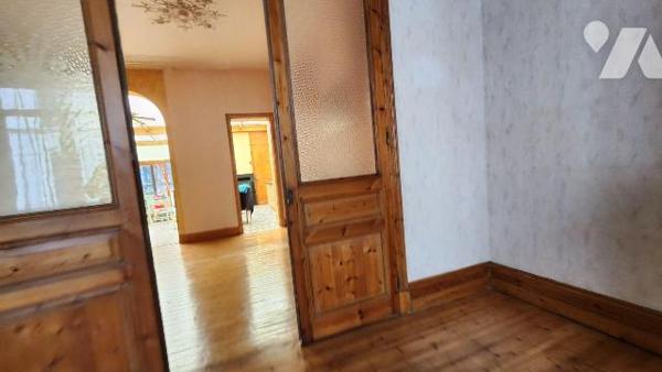 ROSENDAEL CENTRE

Immeuble de rapport comprenant 3 appartements de type F2 :

Au RDC :  Ent...