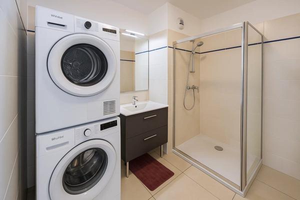 Rare opportunité - Appartement 4 pièces lumineux avec terrasse, garage et vue dégagée à vendre au cœur du village de Valbonne