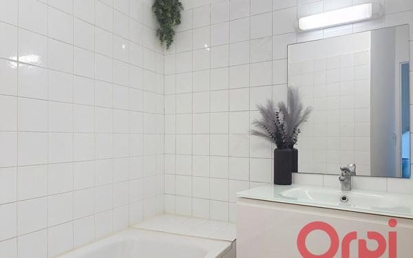 Maison à vendre    3 pièces •  Junas