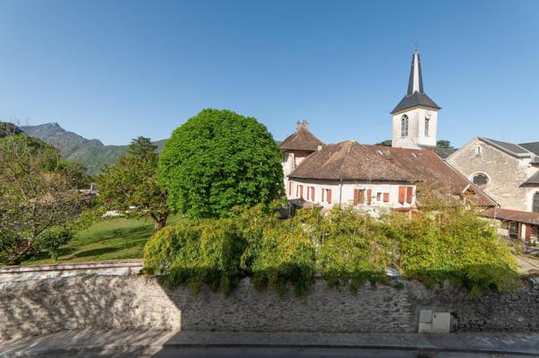 Appartement 3 pièces 60m² centre Brison proche lac