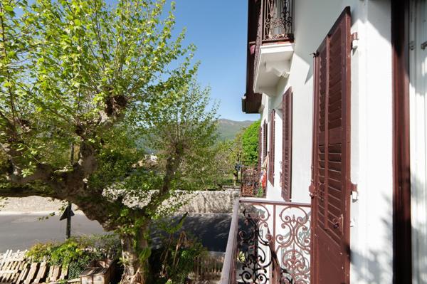 Appartement 3 pièces 60m² centre Brison proche lac