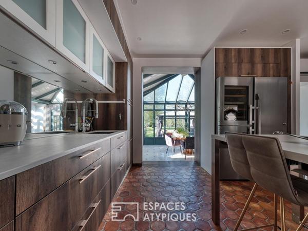 Maison de caractère avec piscine, dépendance et grand terrain