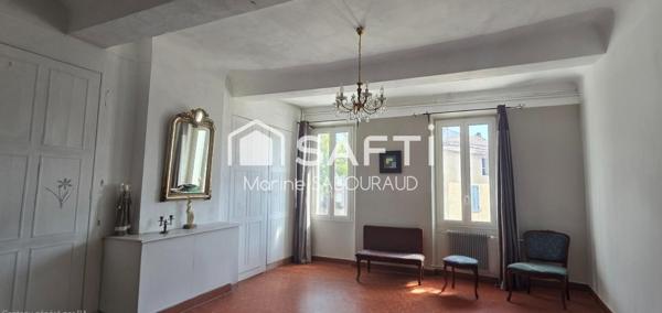 Maison de caractère de 192 m² avec local commercial et grand garage – Carcès