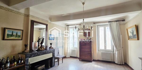 Maison de caractère de 192 m² avec local commercial et grand garage – Carcès