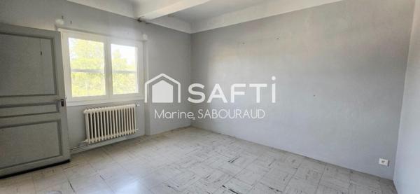 Maison de caractère de 192 m² avec local commercial et grand garage – Carcès