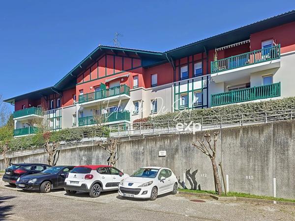 Appartement T2 de 40m² environ avec balcon exposé Ouest + 2 places parking privatives