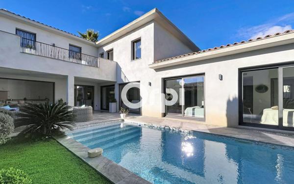 Maison à vendre    4 pièces •  Sainte-Maxime