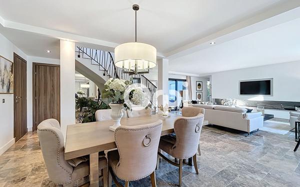 Maison à vendre    4 pièces •  Sainte-Maxime