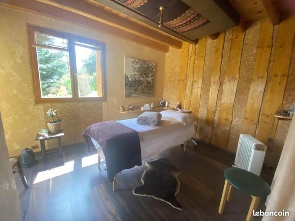 Venez découvrir ce magnifique chalet de 146m2 dans un cadre de rève.