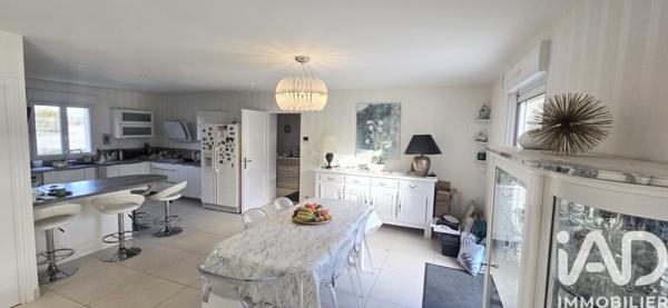 Maison à vendre 7 pièces 179 m² Saint-Denis-en-Val