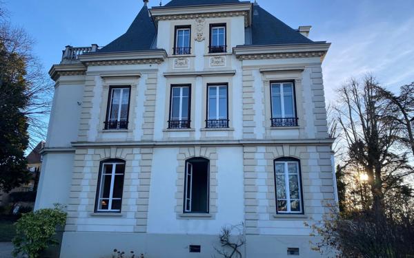 Appartement à vendre    6 pièces • 156,79 m2 Sainte-Foy-lès-Lyon