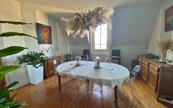 Appartement à vendre    6 pièces • 156,79 m2 Sainte-Foy-lès-Lyon