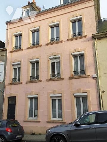 CHERBOURG CENTRE: maison de ville de 248m² avec cour