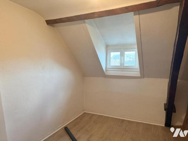 CHERBOURG CENTRE: maison de ville de 248m² avec cour