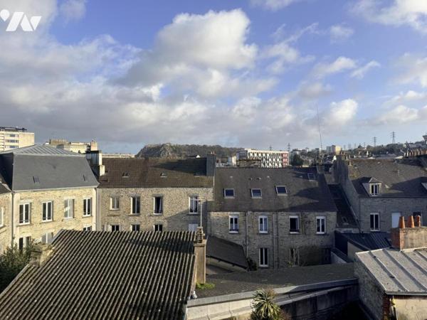 CHERBOURG CENTRE: maison de ville de 248m² avec cour