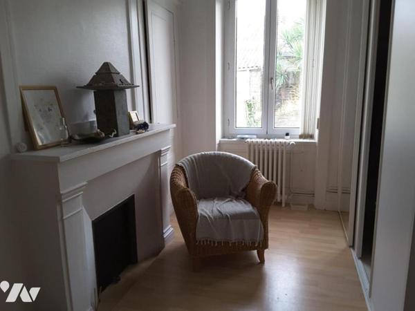 CHERBOURG CENTRE: maison de ville de 248m² avec cour