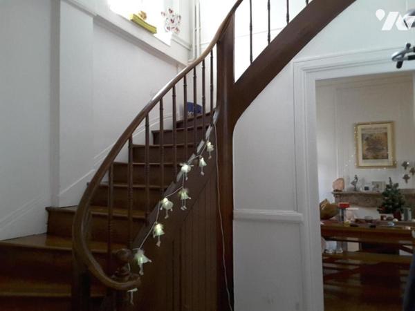 CHERBOURG CENTRE: maison de ville de 248m² avec cour