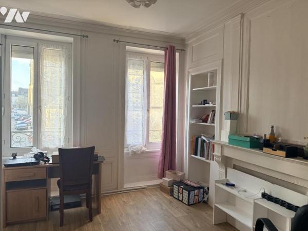 CHERBOURG CENTRE: maison de ville de 248m² avec cour