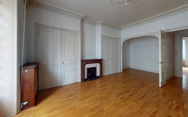 Appartement à louer    3 pièces • 101,06 m2 Saint-Étienne