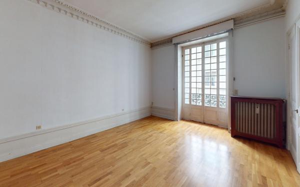 Appartement à louer    3 pièces • 101,06 m2 Saint-Étienne