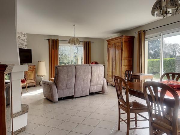 Maison 3 chambres + 45m² de garage + 80m² de hangar