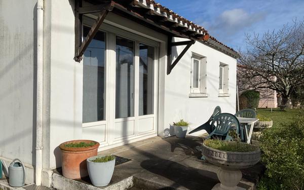 Maison à vendre    3 pièces •  Saintes
