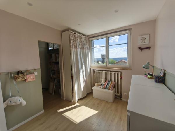 Maison
         6 pièces
        - 90 m² Exclusivité