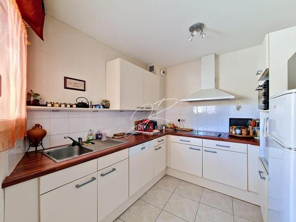 Appartement T3 77 m² 2 chambres terrasse et garage