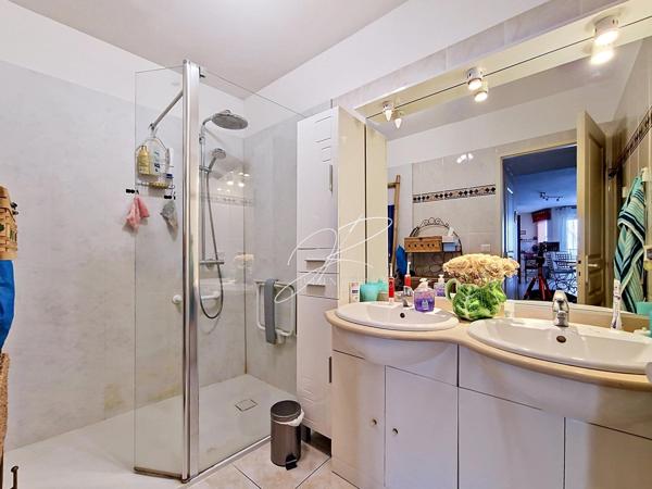 Appartement T3 77 m² 2 chambres terrasse et garage