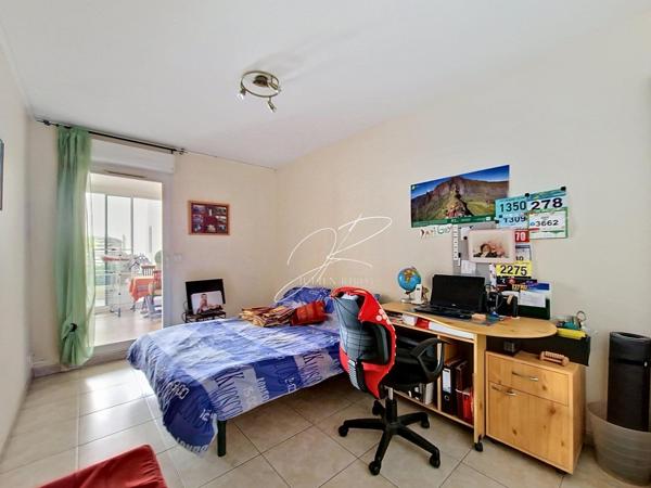 Appartement T3 77 m² 2 chambres terrasse et garage