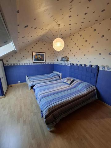 Le Creusot magnifique maison 122m2, deux chambres , 581m2 de terrain clos