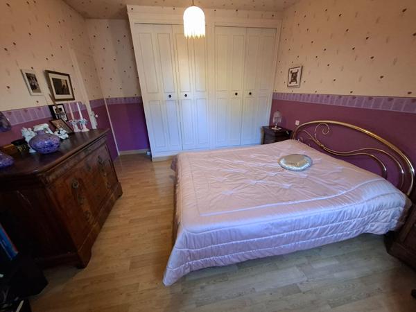 Le Creusot magnifique maison 122m2, deux chambres , 581m2 de terrain clos