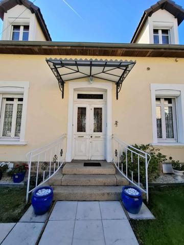 Le Creusot magnifique maison 122m2, deux chambres , 581m2 de terrain clos