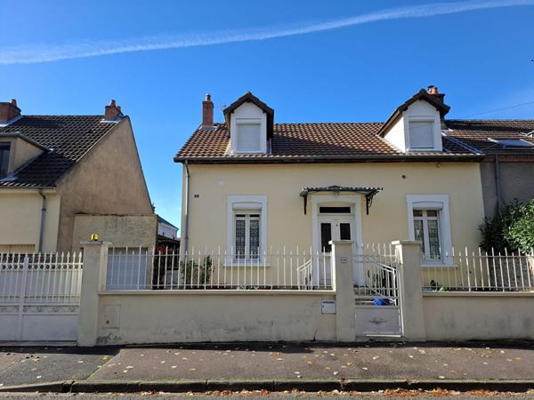 Le Creusot magnifique maison 122m2, deux chambres , 581m2 de terrain clos