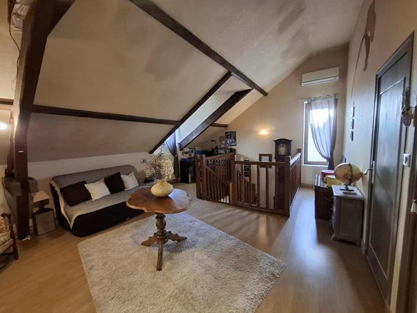 Le Creusot magnifique maison 122m2, deux chambres , 581m2 de terrain clos