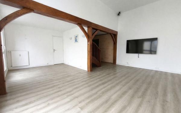 Appartement à vendre    5 pièces •  Compiègne