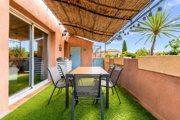 Dpt Var (83), à vendre LE BEAUSSET appartement T4 de 84 m² - Terrasse de 18 m² - Stationnement privatif - Résidence sécurisée