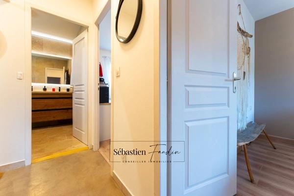 Dpt Var (83), à vendre LE BEAUSSET appartement T4 de 84 m² - Terrasse de 18 m² - Stationnement privatif - Résidence sécurisée