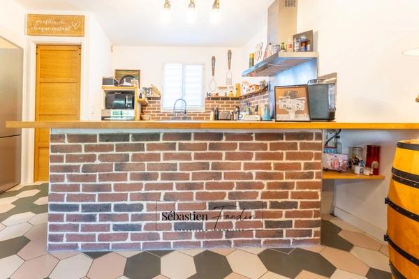 Dpt Var (83), à vendre LE BEAUSSET appartement T4 de 84 m² - Terrasse de 18 m² - Stationnement privatif - Résidence sécurisée
