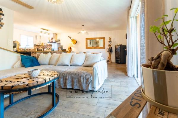 Dpt Var (83), à vendre LE BEAUSSET appartement T4 de 84 m² - Terrasse de 18 m² - Stationnement privatif - Résidence sécurisée