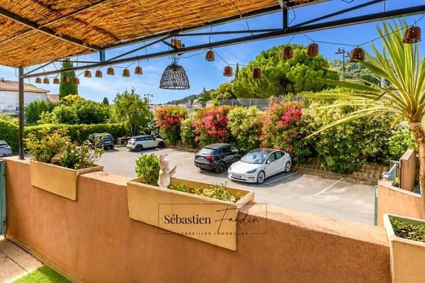 Dpt Var (83), à vendre LE BEAUSSET appartement T4 de 84 m² - Terrasse de 18 m² - Stationnement privatif - Résidence sécurisée