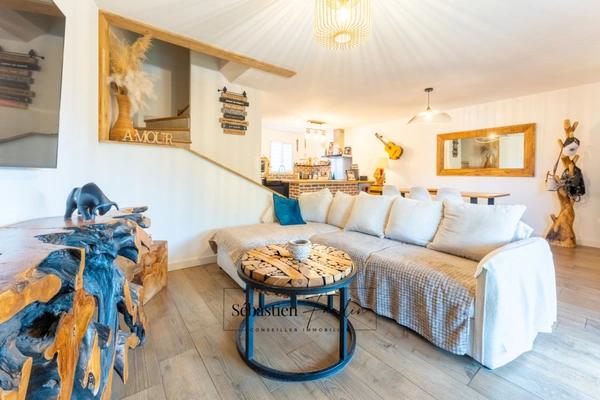Dpt Var (83), à vendre LE BEAUSSET appartement T4 de 84 m² - Terrasse de 18 m² - Stationnement privatif - Résidence sécurisée