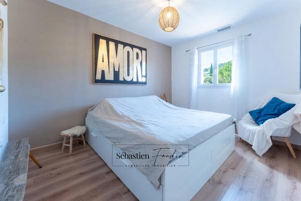 Dpt Var (83), à vendre LE BEAUSSET appartement T4 de 84 m² - Terrasse de 18 m² - Stationnement privatif - Résidence sécurisée
