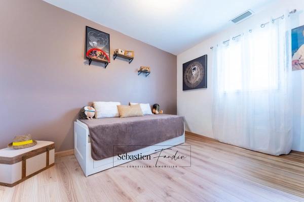 Dpt Var (83), à vendre LE BEAUSSET appartement T4 de 84 m² - Terrasse de 18 m² - Stationnement privatif - Résidence sécurisée