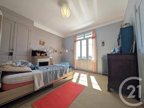 Maison à vendre  9 pièces - 219,36 m 2   LIMOGES  - 87