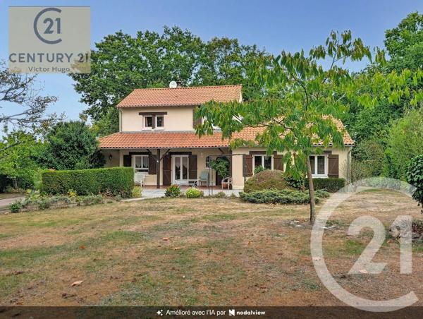 Maison à vendre  9 pièces - 219,36 m 2   LIMOGES  - 87
