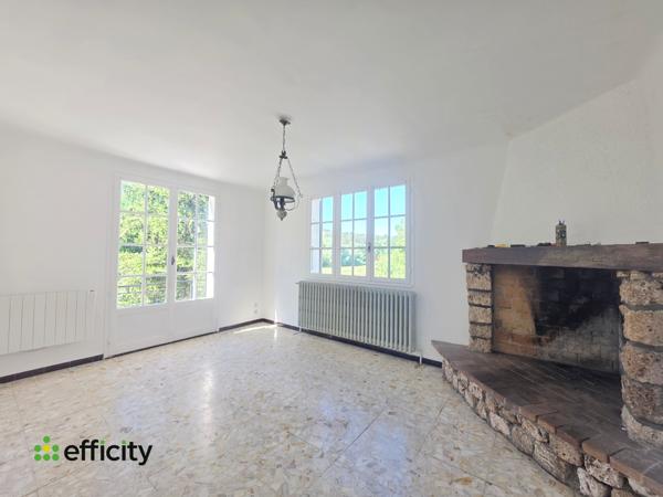 Maison
         5 pièces
        - 90 m² Exclusivité 200 000 € *