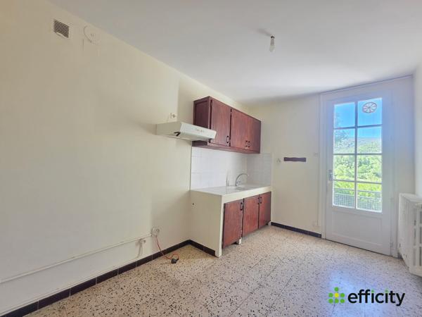 Maison
         5 pièces
        - 90 m² Exclusivité 200 000 € *