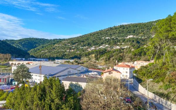 Maison à vendre    5 pièces •  Drap